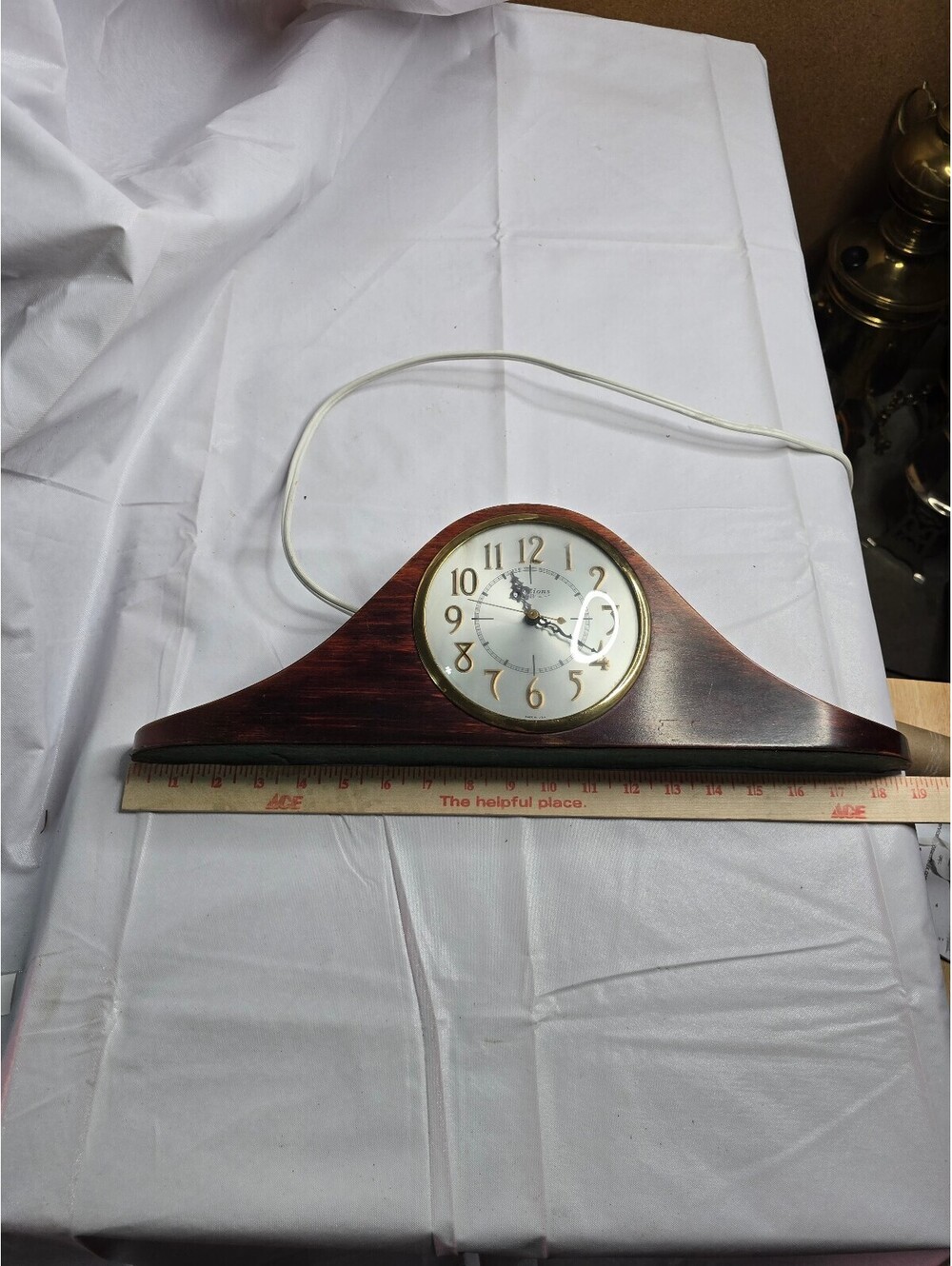Vintage Sessions Electric Mantel Clock Model 2W Wood Case - Working!